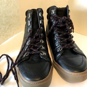 Old Navy Hiker Hybrid Blackjack